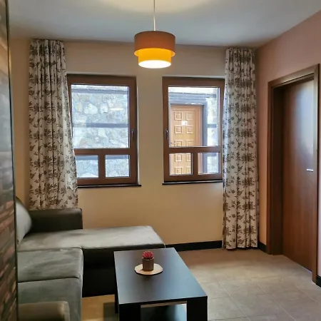 Pearl Apartment *