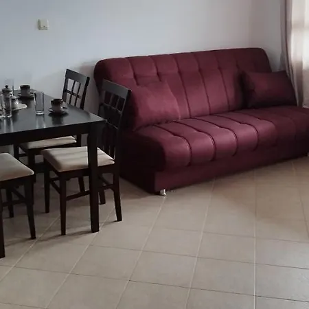 Pearl Apartment *